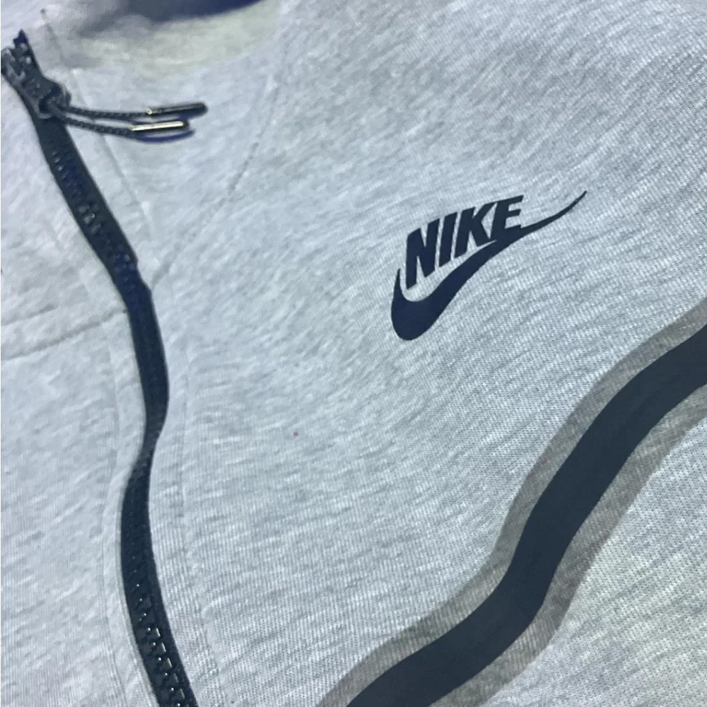 Nike tech - Picture 2 of 4